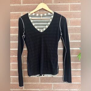 Pete Collection v neck top